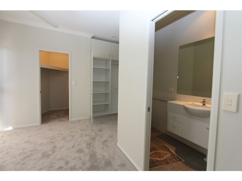 5/22 Nelson Parade, Manly QLD 4179
