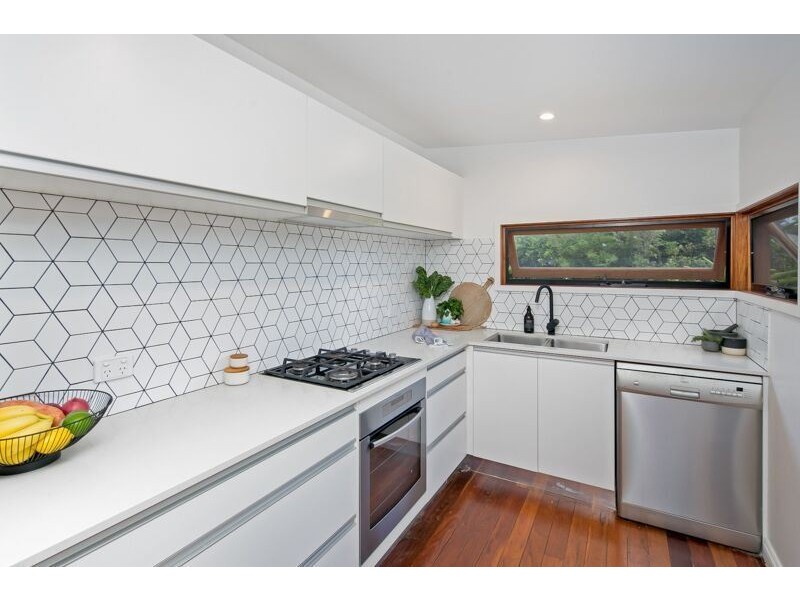 84 Passage Street, Cleveland QLD 4163