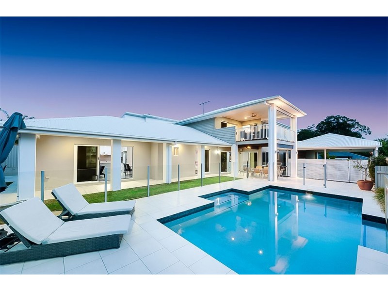 8 Bisley Place, Wakerley QLD 4154