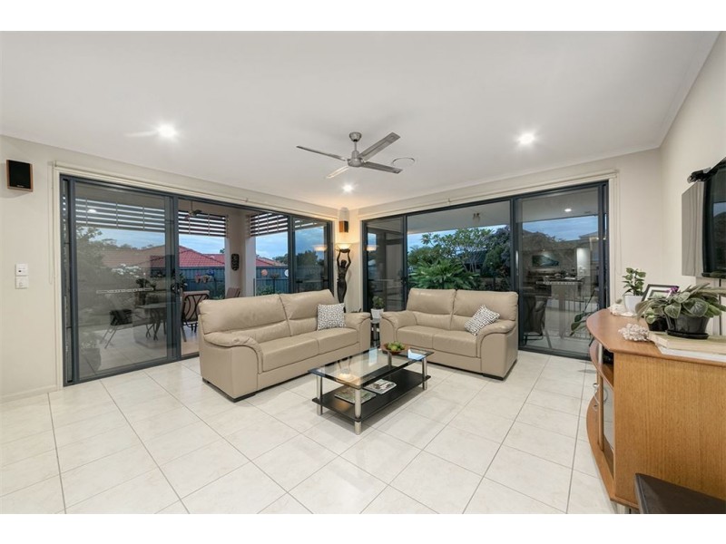 3 Joy Place, Wakerley QLD 4154