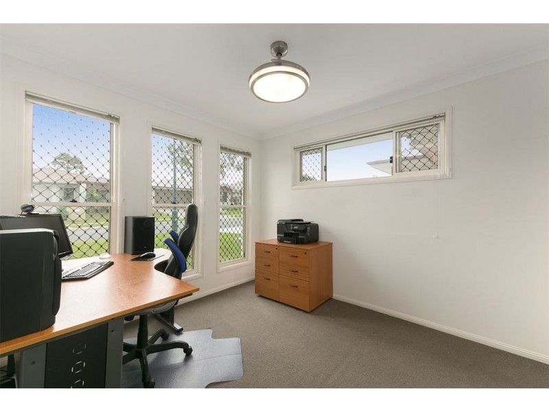 13 Bailey Street, Wakerley QLD 4154