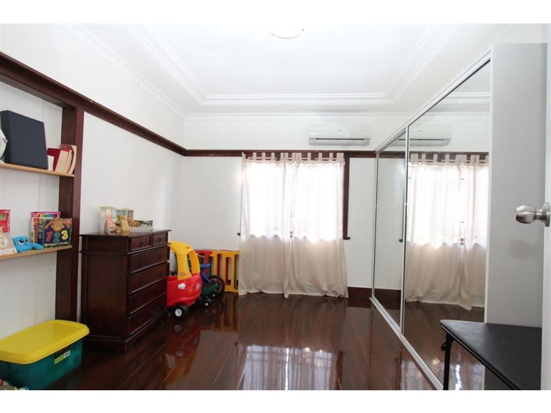 85 Walnut Street, Wynnum QLD 4178