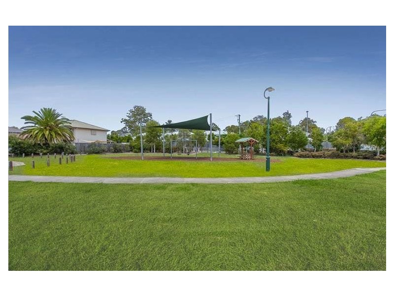 12 Tallis Street, Wakerley QLD 4154