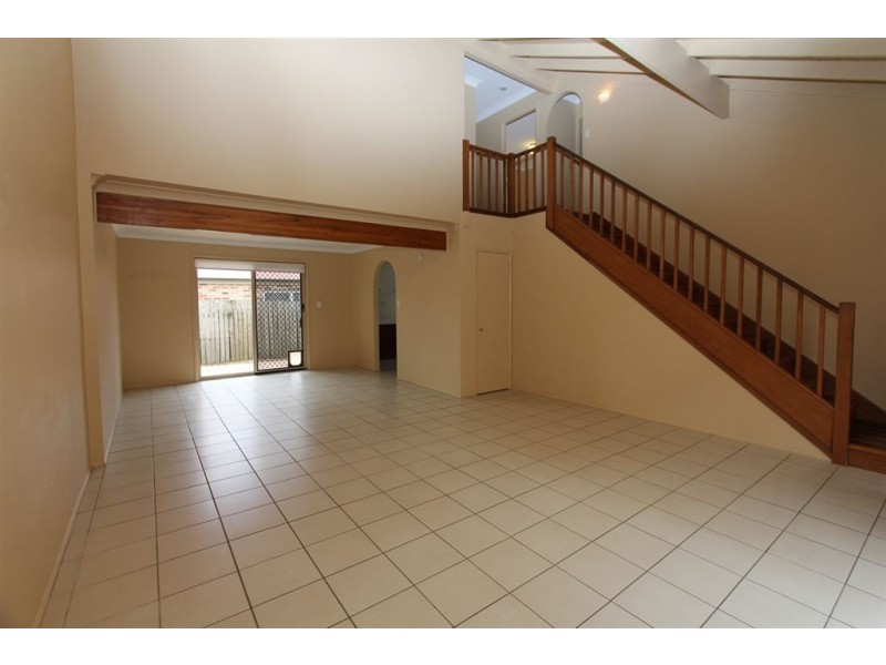 2/16 Adelaide Street, Carina QLD 4152