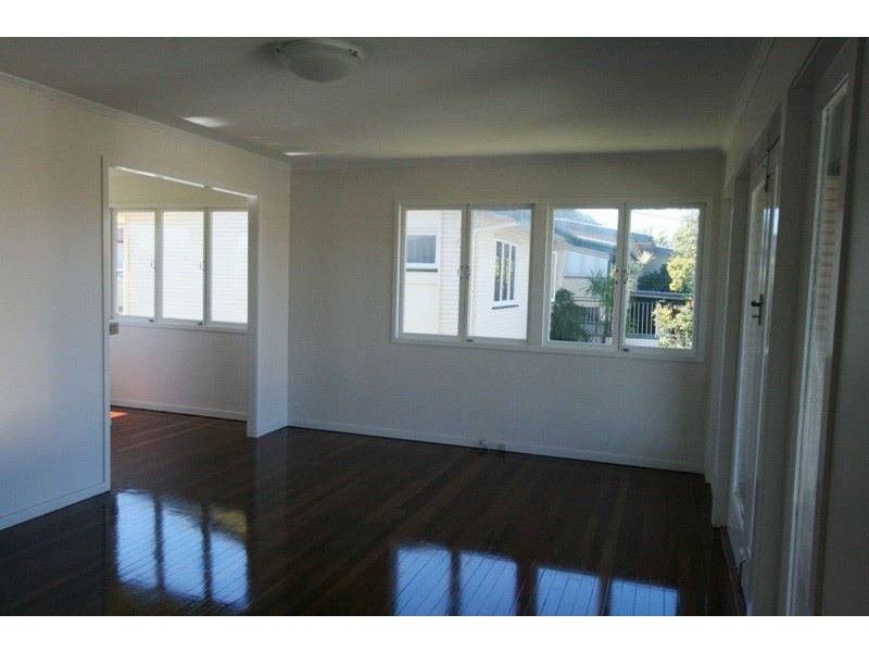 51 Samantha Street, Wynnum West QLD 4178