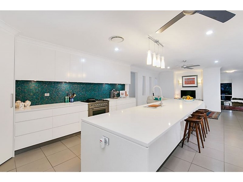 96 Mossvale Drive, Wakerley QLD 4154