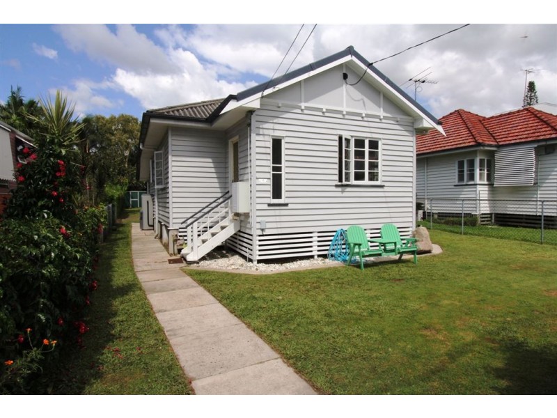 12 Pansy Street, Wynnum QLD 4178