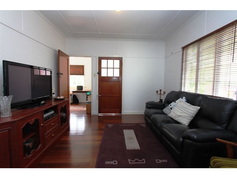 12 Pansy Street, Wynnum QLD 4178