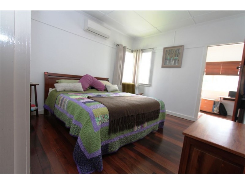 12 Pansy Street, Wynnum QLD 4178