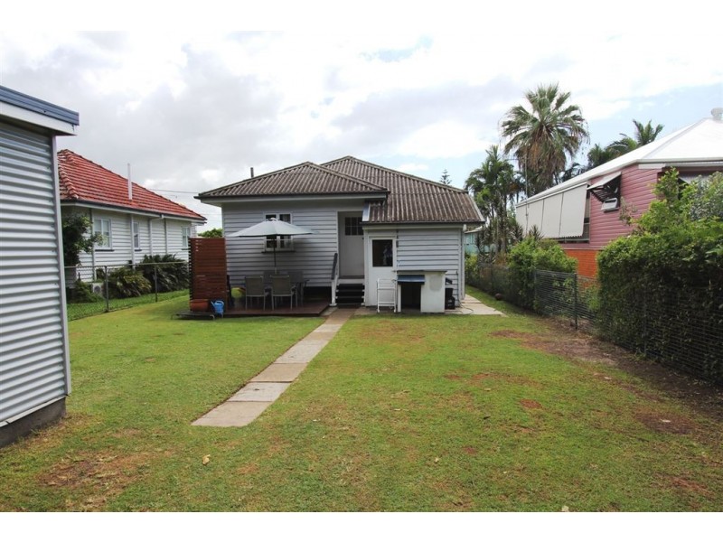 12 Pansy Street, Wynnum QLD 4178