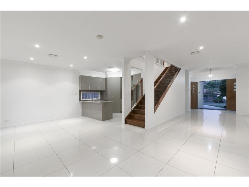 8 Glider Close, Wakerley QLD 4154