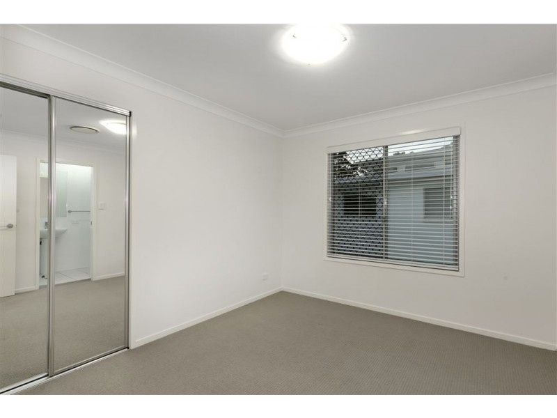8 Glider Close, Wakerley QLD 4154
