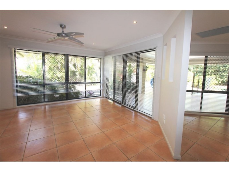 15 Charles Place, Manly West QLD 4179