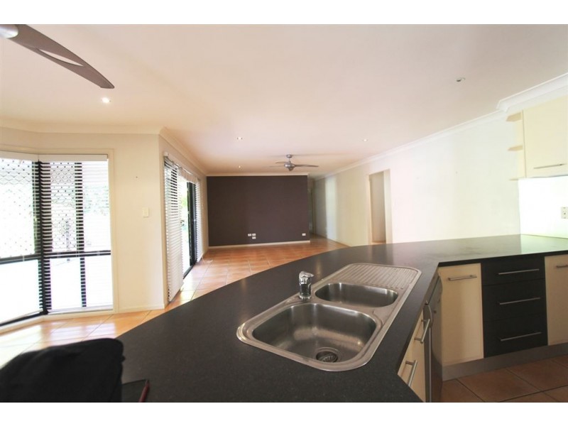 15 Charles Place, Manly West QLD 4179