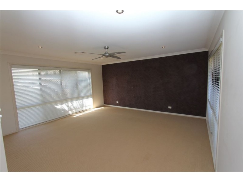 15 Charles Place, Manly West QLD 4179