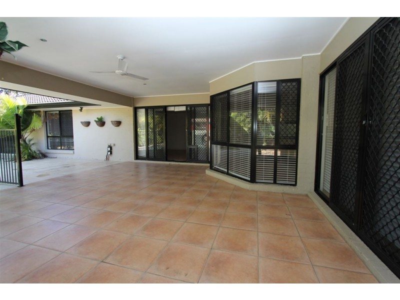 15 Charles Place, Manly West QLD 4179