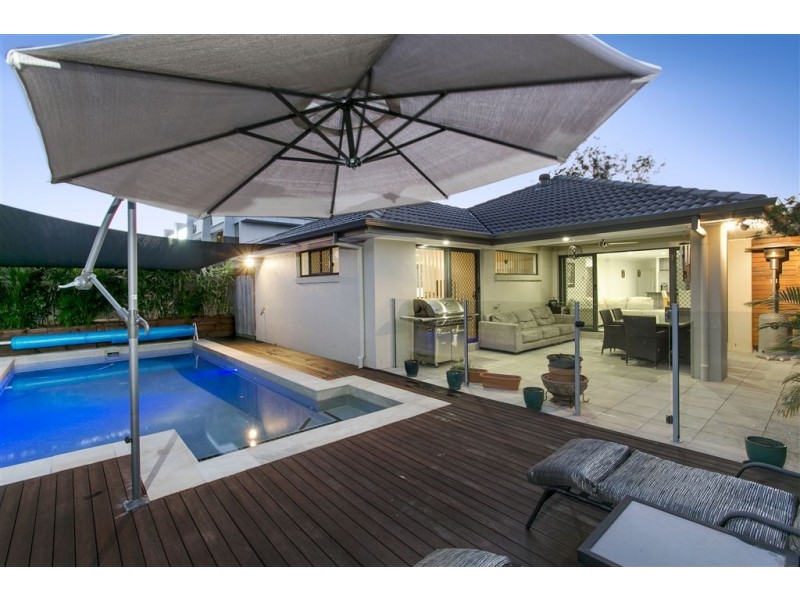 18 Saltburn Place, Wakerley QLD 4154