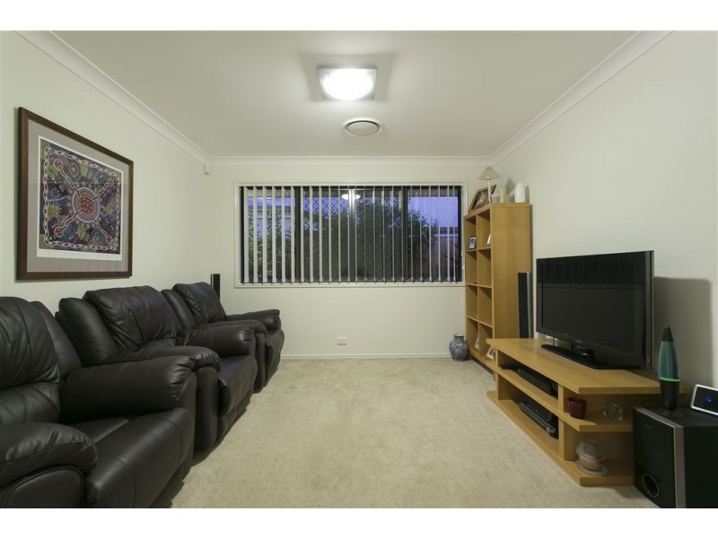 18 Saltburn Place, Wakerley QLD 4154