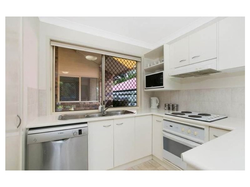 6 Myra Street, Birkdale QLD 4159