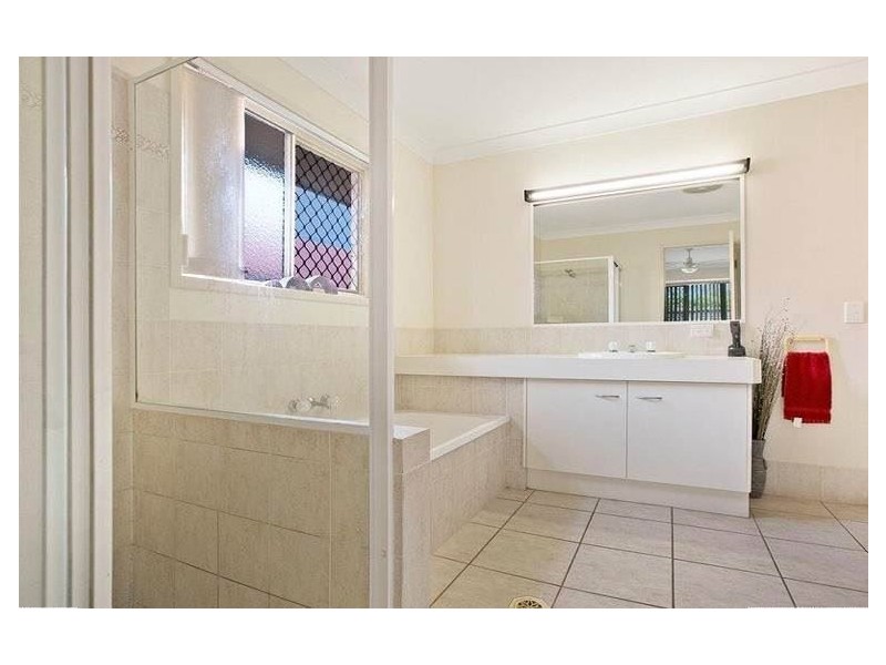 6 Myra Street, Birkdale QLD 4159