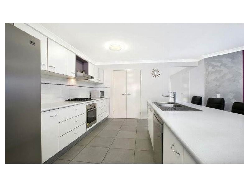 4 Chipping Close, Wakerley QLD 4154
