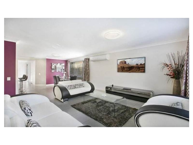 4 Chipping Close, Wakerley QLD 4154