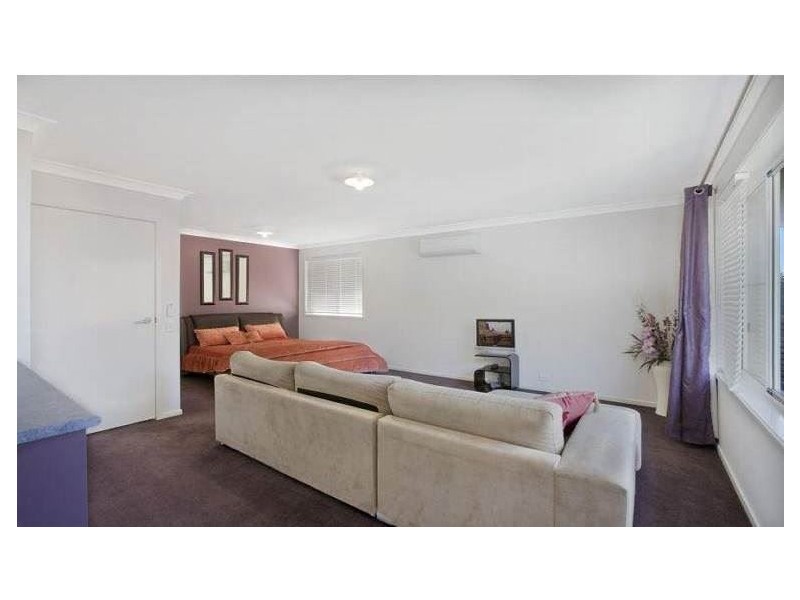 4 Chipping Close, Wakerley QLD 4154