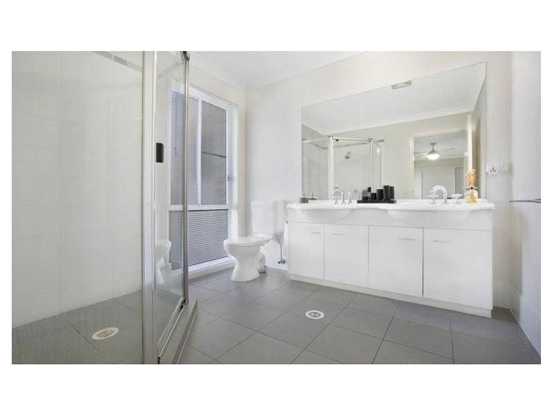 4 Chipping Close, Wakerley QLD 4154
