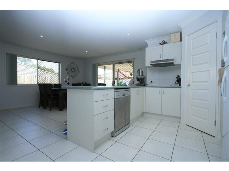 17 Jasmine Street, Wakerley QLD 4154