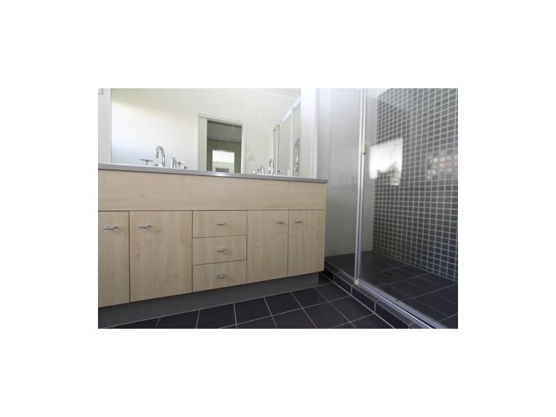 48 Mossvale Drive, Wakerley QLD 4154