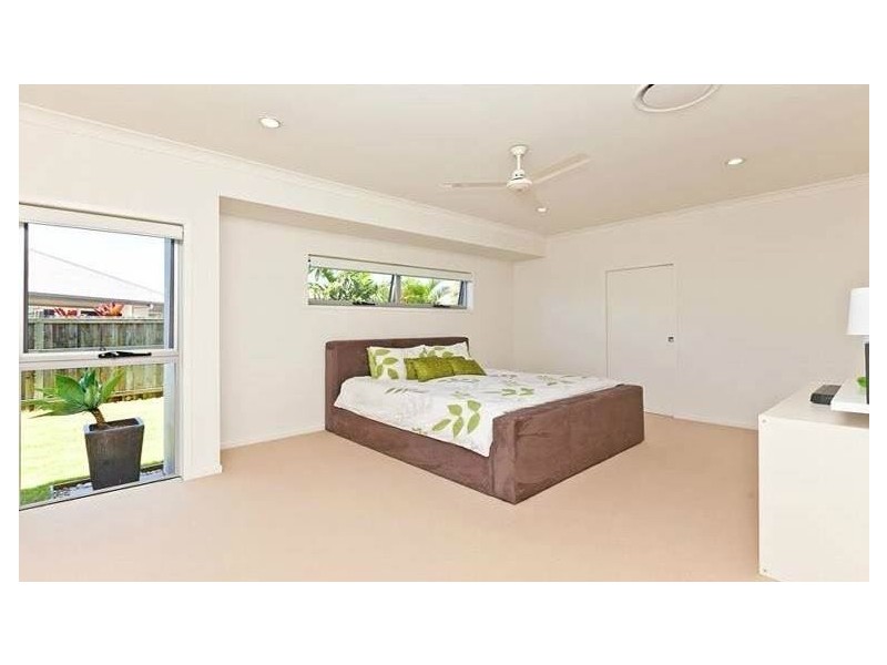 11 Franklin Street, Wakerley QLD 4154