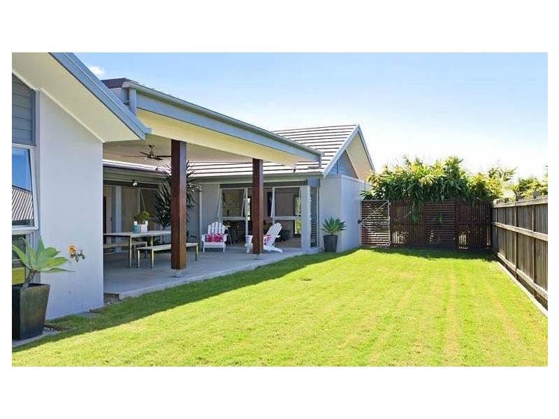 11 Franklin Street, Wakerley QLD 4154