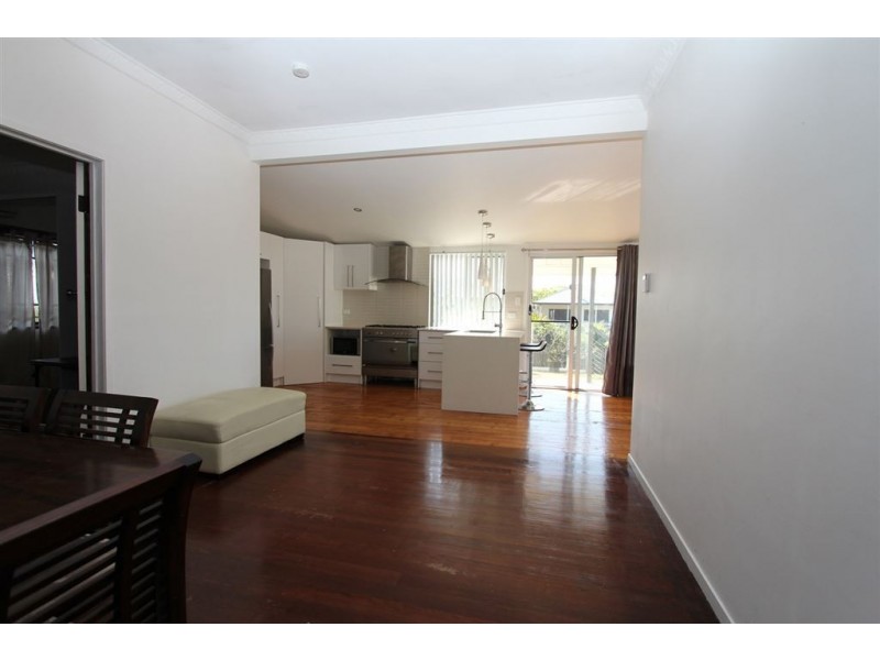 85 Walnut Street, Wynnum QLD 4178