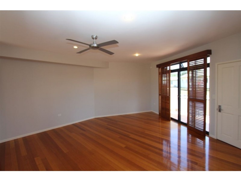 2/22 Nelson Parade, Manly QLD 4179