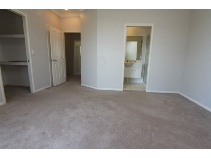 2/22 Nelson Parade, Manly QLD 4179