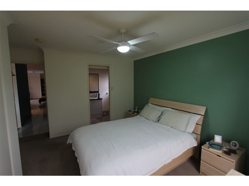 33 Samarinda Street, Tingalpa QLD 4173