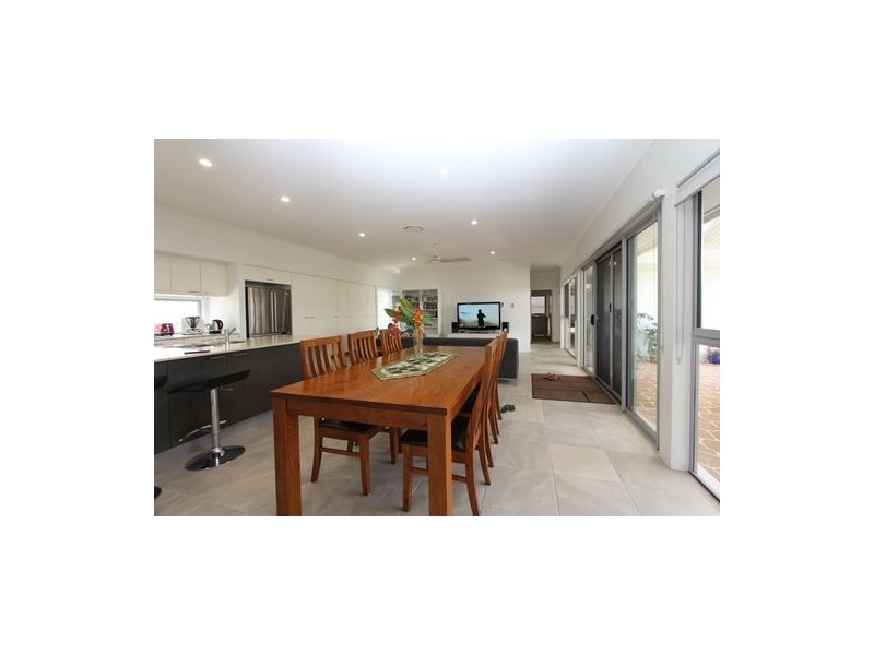 12 Macquarie Street, Wakerley QLD 4154