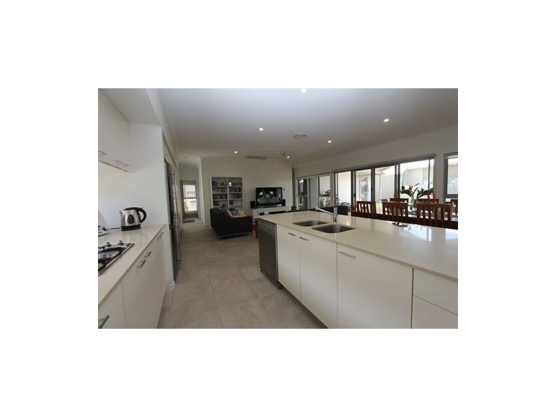 12 Macquarie Street, Wakerley QLD 4154