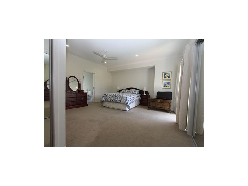 12 Macquarie Street, Wakerley QLD 4154