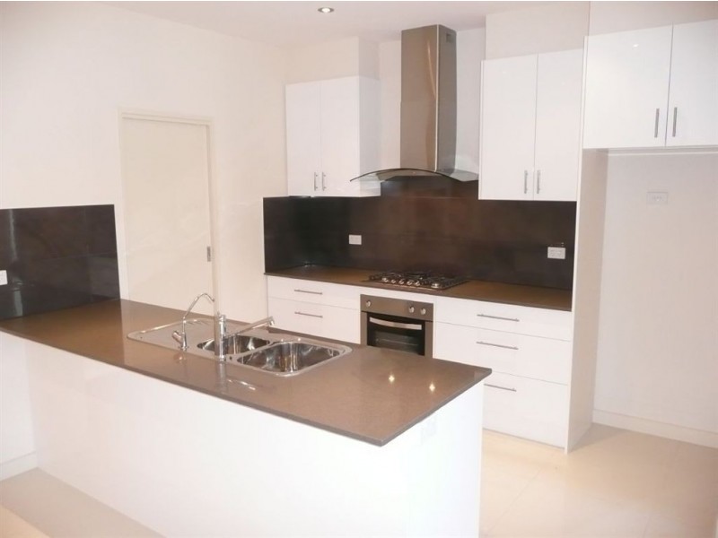 18 Victoria Parade, Mawson Lakes SA 5095