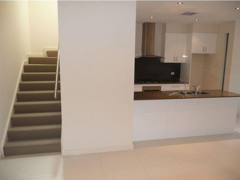 18 Victoria Parade, Mawson Lakes SA 5095