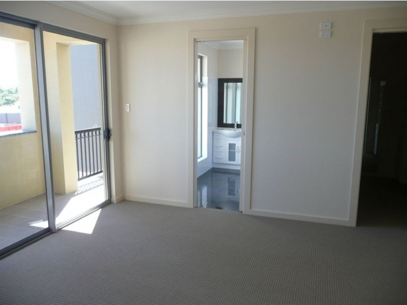 18 Victoria Parade, Mawson Lakes SA 5095