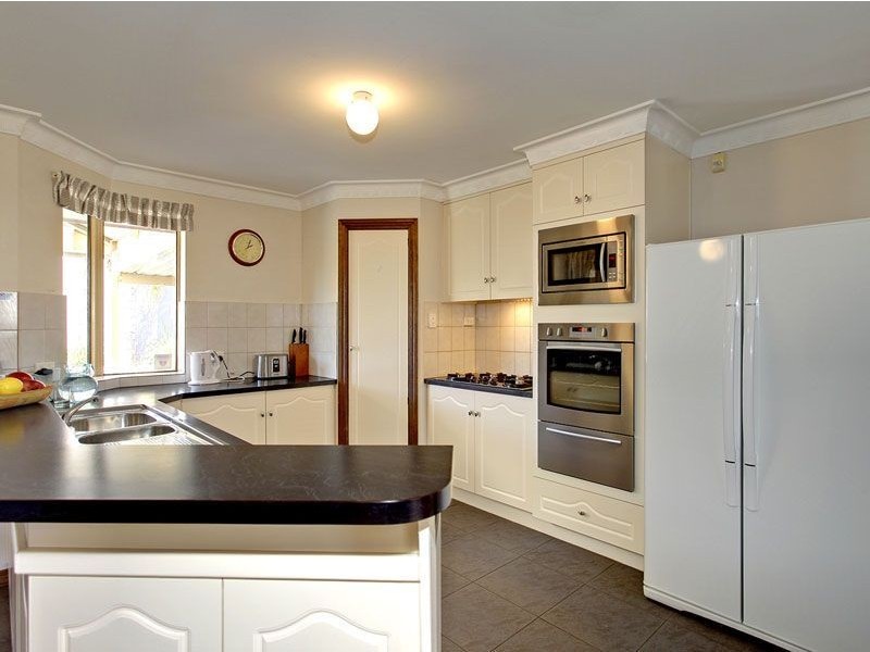 16 Heather Court, Paradise SA 5075