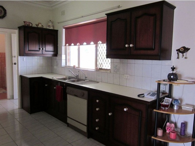 5 Karyn Avenue, Campbelltown SA 5074