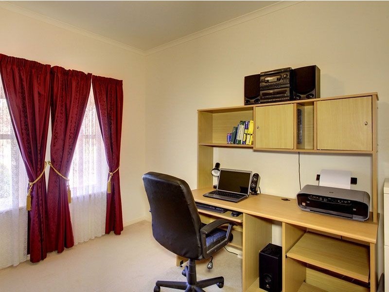 13 Everglade Street, Mawson Lakes SA 5095