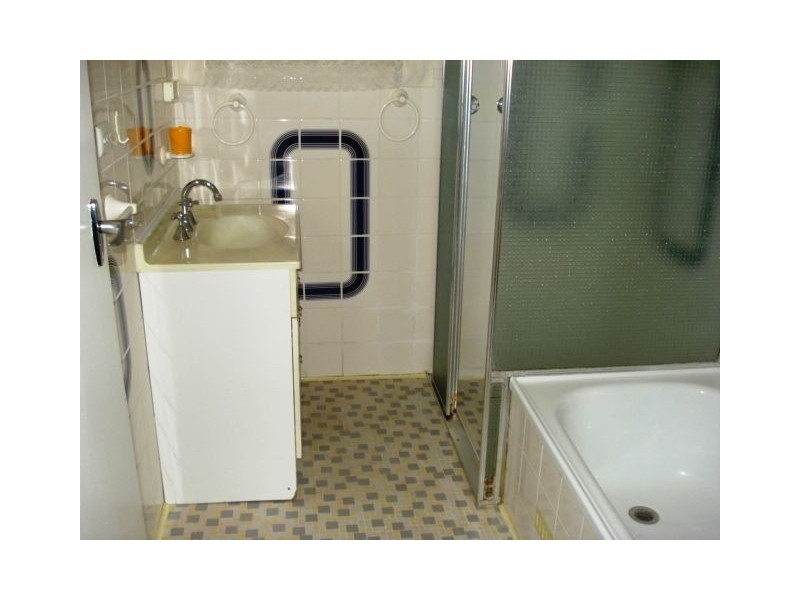 8 Grant Avenue, Gilles Plains SA 5086