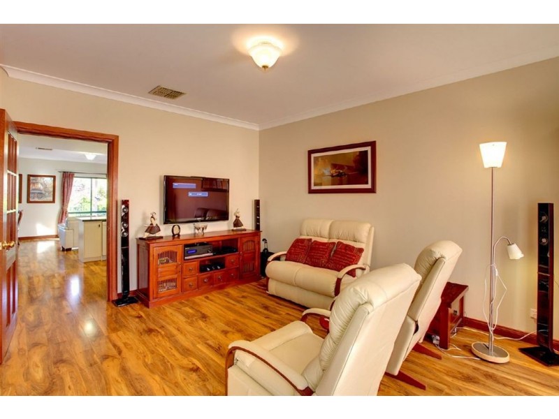 13 Hilltop Drive, Oakden SA 5086