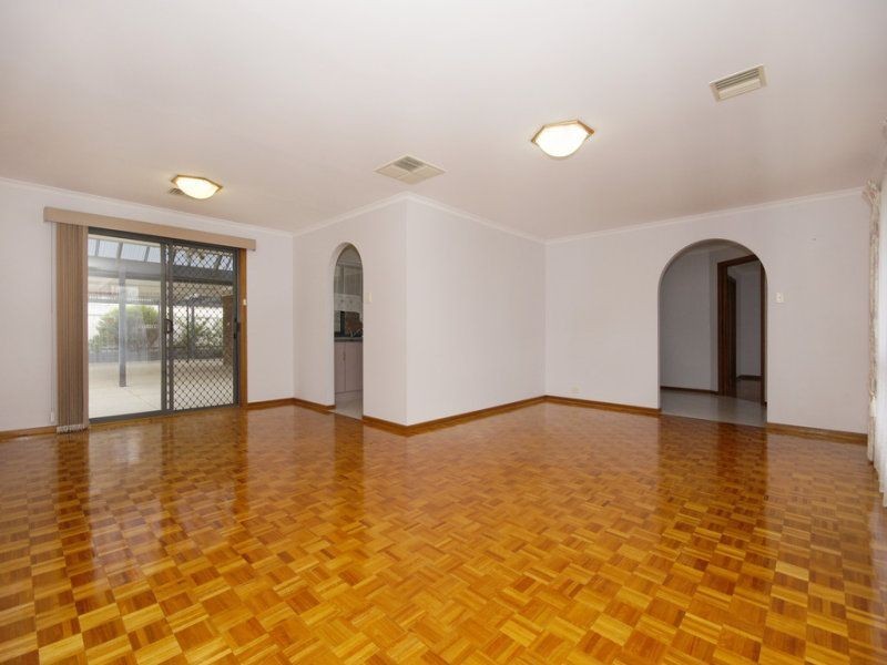 32 Hilditch Drive, Green Fields SA 5107