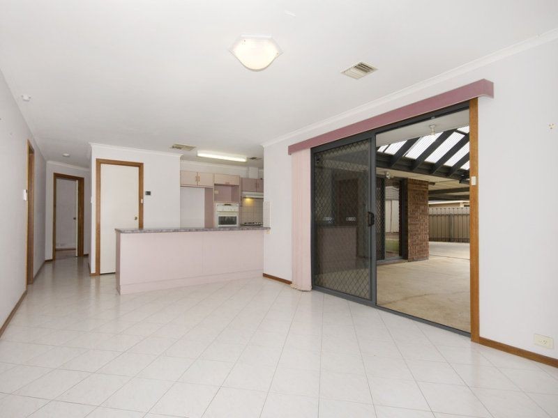 32 Hilditch Drive, Green Fields SA 5107