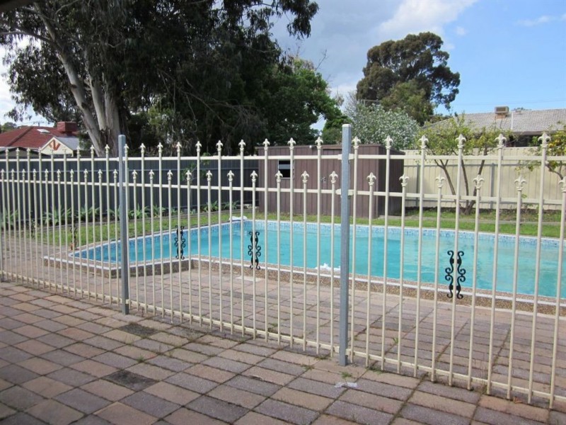 25 Ashley Avenue, Ridgehaven SA 5097